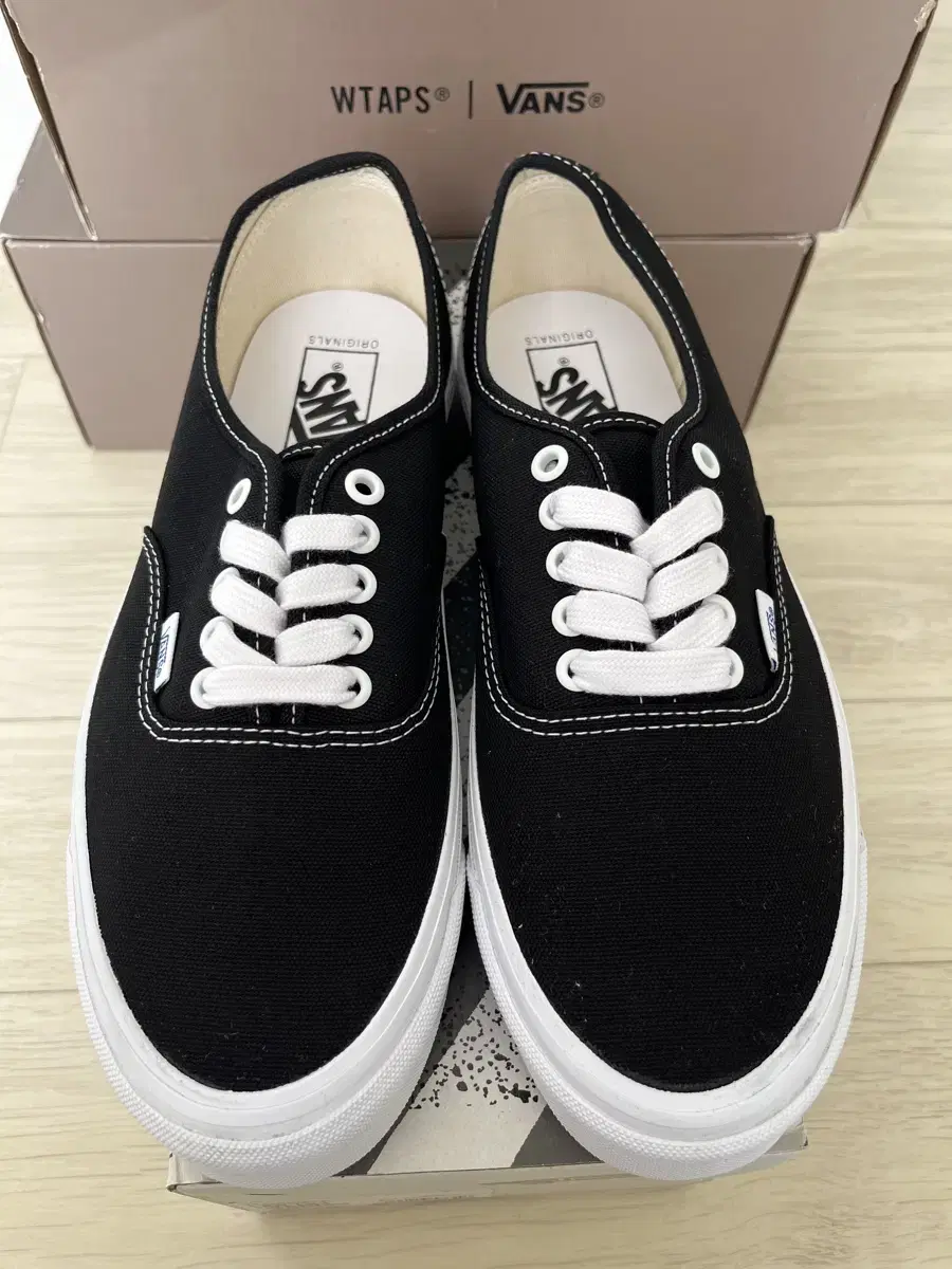 반스볼트 어센틱 블랙 US9 270사이즈 새제품 Vans Vault